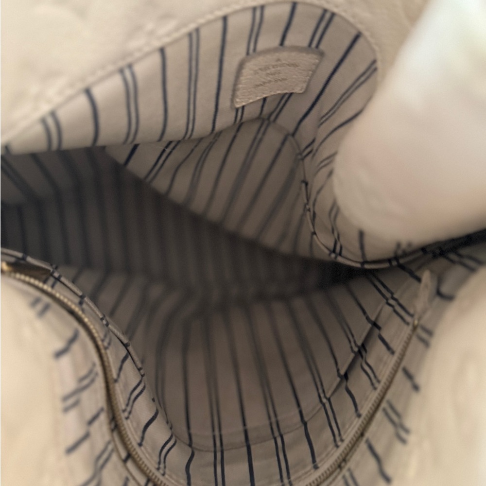 Louis Vuitton Artsy MM Ivory Imprint - Picture 5 of 14